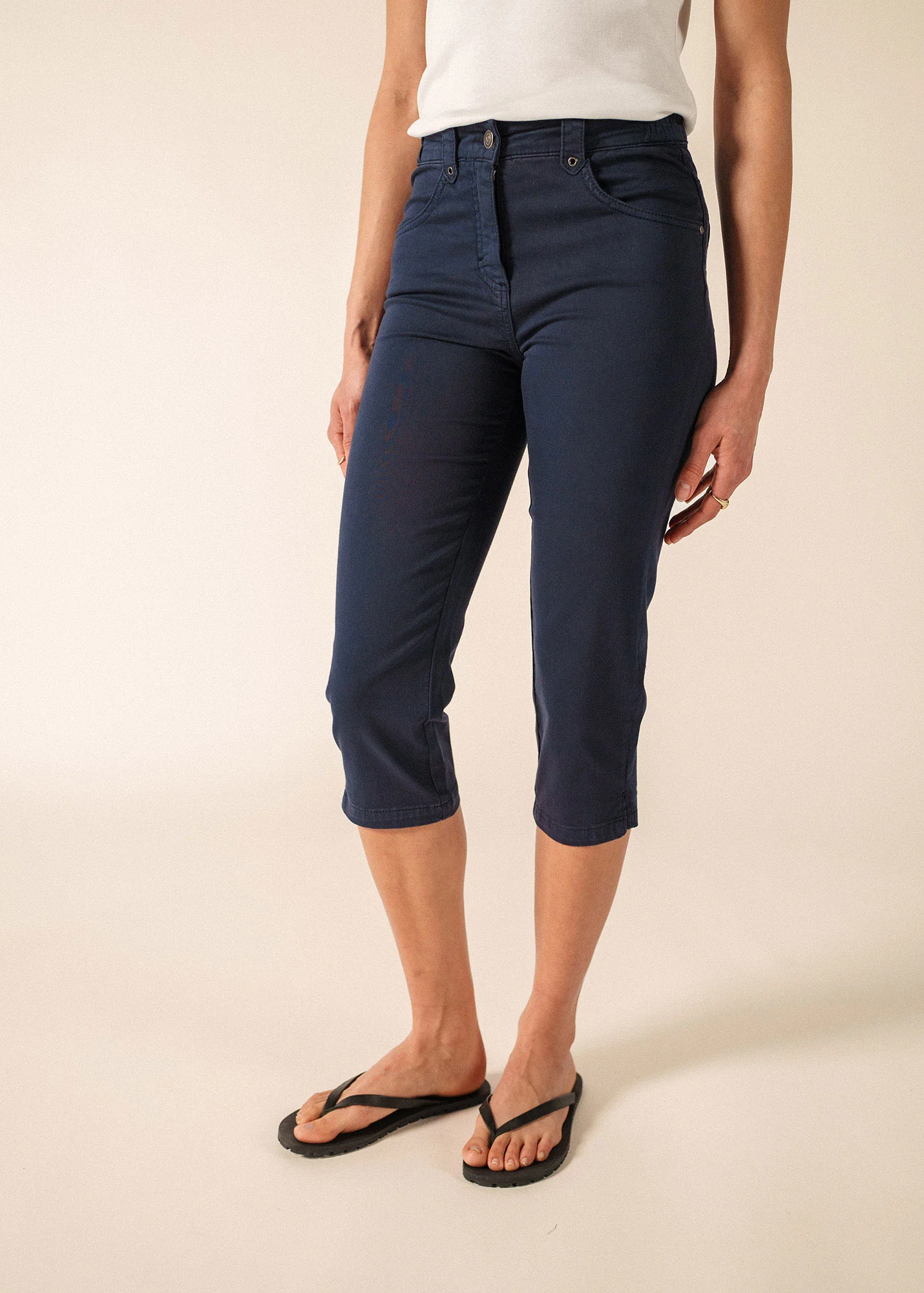 Elodie Capri pants (MARINE) - Image 3