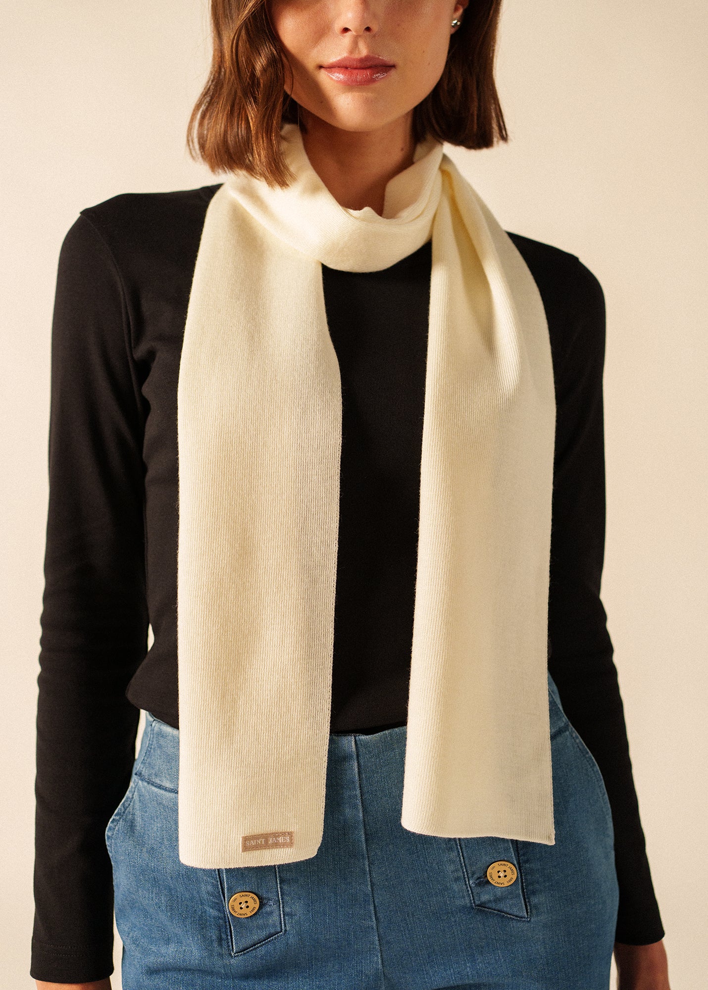 Marée Solid Scarf - in wool (BLANC) - Image 4