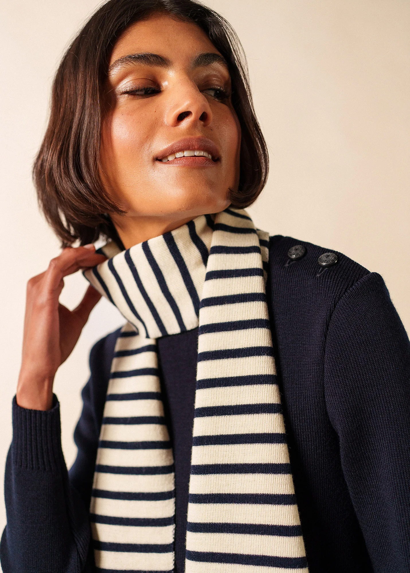 Striped scarf - in pure new wool (ECRU/MARINE) - Image 4
